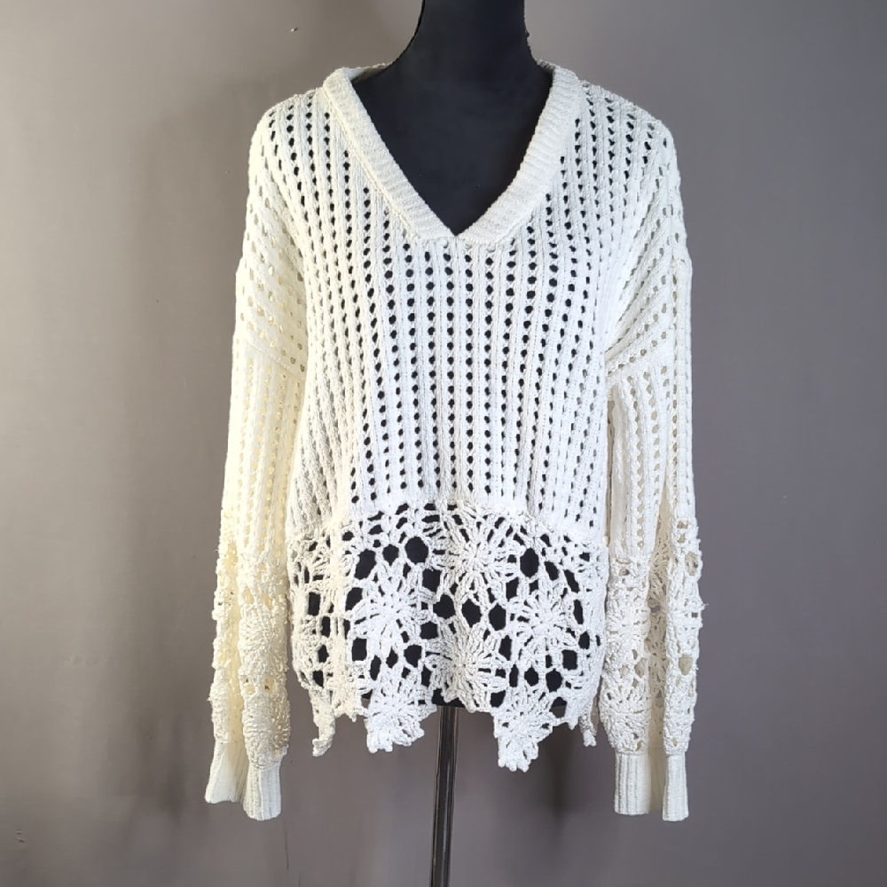 Large V-neck Flower Trim Crochet Sweater-NWT